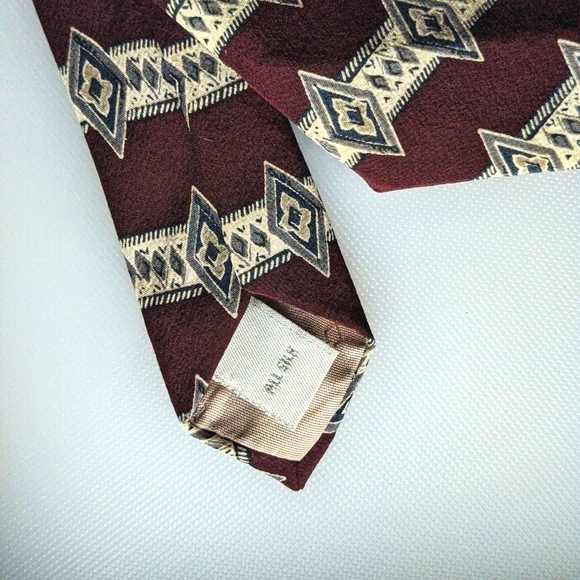 Vintage Pierre Cardin Silk Tie Wine Burgundy Red Taupe Cream Diamond Pattern - Picture 3 of 6